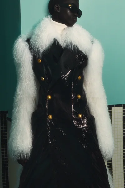 Look 10